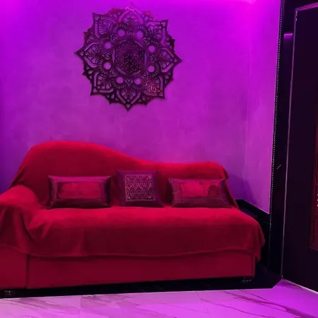 Sheherazade Hotel del amor Lyon