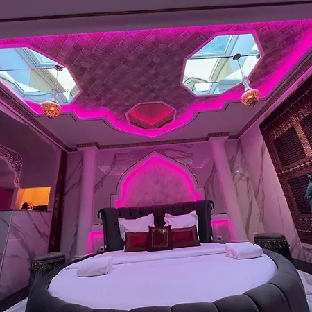 Hotel del amor Sheherazade Lyon